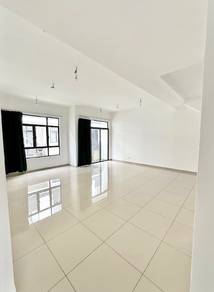 Eco Grandeur [ Townhouse Ground Floor,3 Carpark,Ready to Move In ! ]