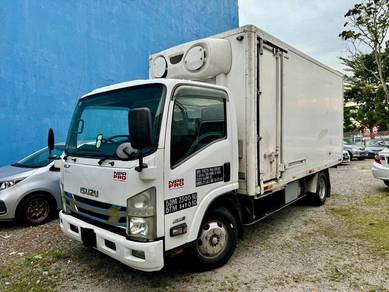 21 Isuzu NPR85 Freezer Refrigerator 16Kaki CanLoan