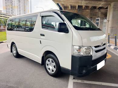 Toyota Hiace 2.5 (M) Window Van 14 seat