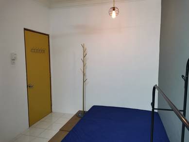Queen Room Ladies Only at Angkasa Apartment Ph1, Menggatal 7 flr