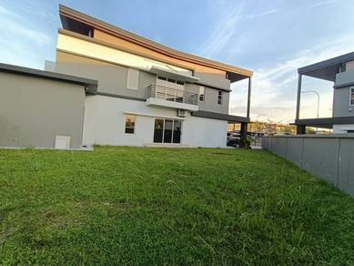 [BIG LAND] Renovated End Lot Double Storey Serene Heights Beside Lake
