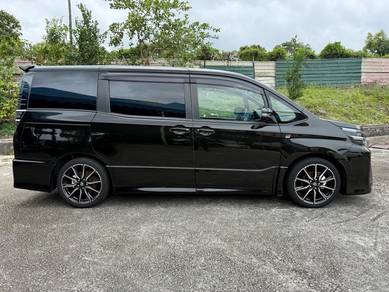 Toyota VOXY 2.0 GR Sport Tip Top Condition！