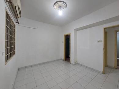 Pangsapuri Seri Permai near Wira Waja Jalan Tun Perak