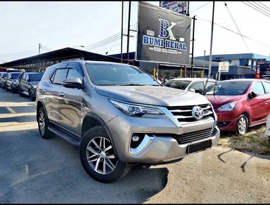 Toyota FORTUNER 2.4 VRZ 4x4 (A)