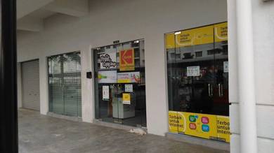 Ground floor shop at Bandar Putra Permai near equine park n Cyberjaya