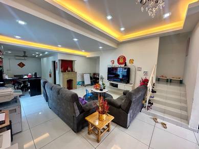 Fully Renovated Double Storey End Lot 10 Ft Land |GnG @ Lagenda Putra