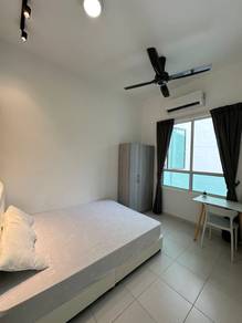 Middle room @ Bayan Lepas. Couple Room. Near Airport @ Sg Tiram.