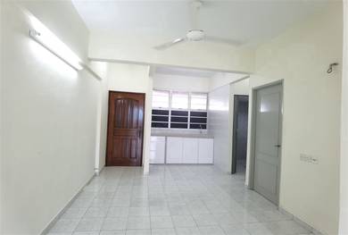BJ Court Condo KITCHEN Near FTZ SPICE Mydin Queensbay Amari AC Hotel