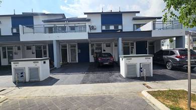 Kita Mekar Townhouse, Cybersouth Ground Floor