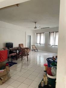Corner lot Shop apartments taman kasturi cheras balakong batu11 c180