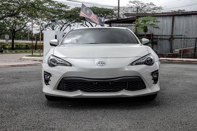 Toyota 86 AUTOMATIC2.0L*warranty *low mileage