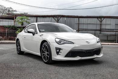 Toyota 86 AUTOMATIC2.0L*warranty *low mileage