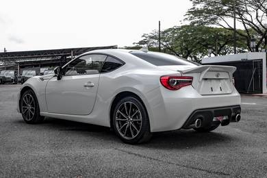 Toyota 86 AUTOMATIC2.0L*warranty *low mileage