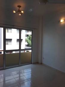 Melodi Villa Low Density Apartment 1 car park nearby General Hospital