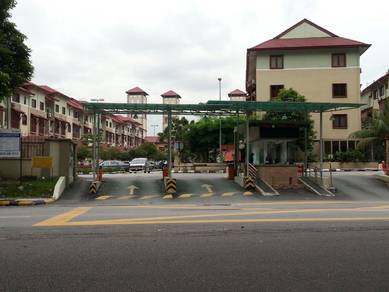 Villa Laman Tasik Under Market 100% loan cash back