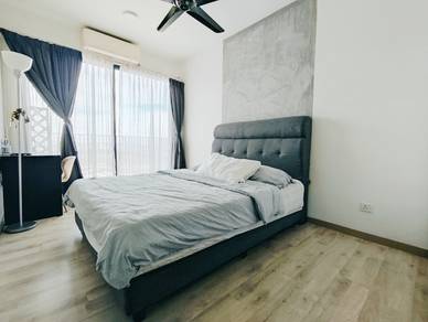 (MIXED UNIT) Medium Balcony Room @ Emporis