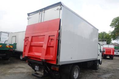 Hino WU710 Refrigerated 3 Ton With Tail Lift