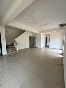 Brand New 3-Storey Terrace House 22 x 72 Big Corner Land