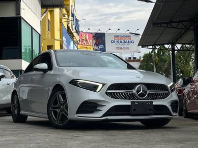Mercedes Benz A250 2.0 AMG LINE (A) P.Roof