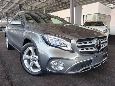Mercedes Benz GLA220/PANROOF/HK SOUND/GLA250