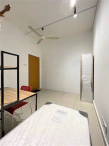 {Low Density} Impian Meridian Corner Unit 1room per pax Skyloft Regina