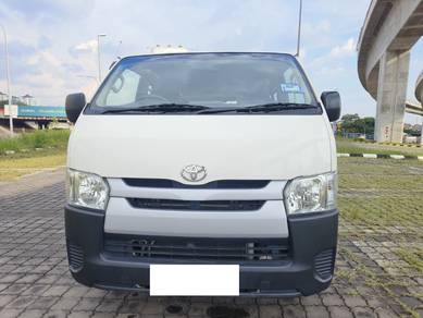 Toyota HIACE 2.5 (M) 14 Seat Window Van