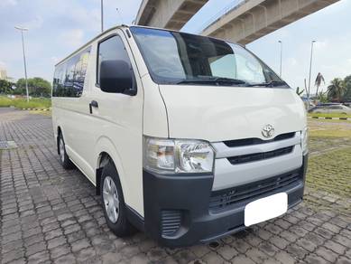 Toyota HIACE 2.5 (M) 14 Seat Window Van