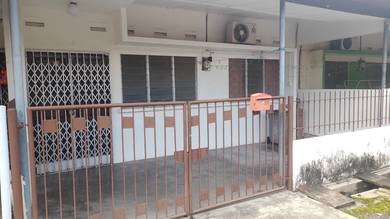 Kg Lapan Single Storey To Let