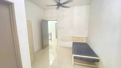Bilik Sewa SKLIA - LANDED HOUSE at Taman Saujana