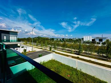 Resort residence 2 Azalea Corner, hijayu 2, bandar sri sendayan
