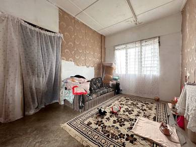 Flat Taman Molek-1