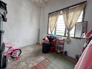 Flat Taman Molek-2