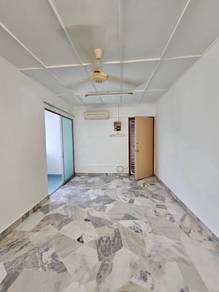 Desa Petaling Flat 559sf 2R1B Partly Furnished Nice Unit