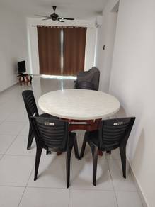Fairview residence fully furnished 2-car park 970 sqft