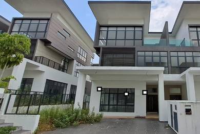 Semi-Detached-House-for-sale-Shah-Alam-Selangor