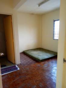 Rumah sewa Permai Apartment Tingkat 2 damansara damai