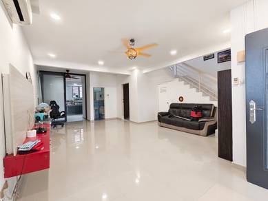 Taman Megah Ria Jalan Kempas Double Storey Terrace Endlot House,Masai