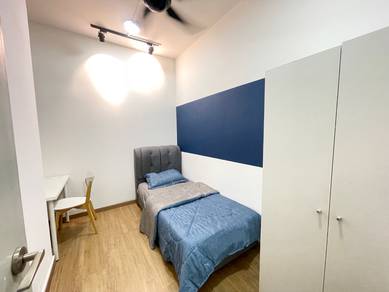 【New Renovated】The Greens Aircon Room at Subang West