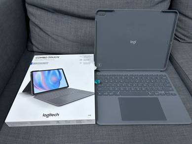Logitech Combo Touch for iPad Air 13 inch 