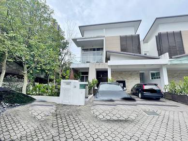 Puncak Melawati,2 storey semid corner lot for sale!