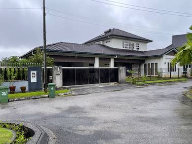 Tabuan Laru Lorong Setia Raja 4F double storey detached house.