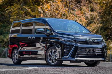 Toyota VOXY 2.0 KIRAMEKI 3 (A) (8 Seaters)