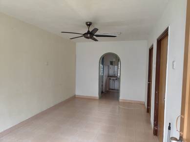 Seksyen 4 flat , 553sf , 2r1b , block b3 , basic , gfloor, wangsa maju