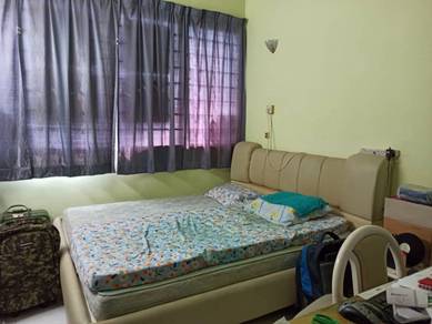 N-park Un-furnished 1-car park 700 sqft 325k nego