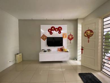 Very nice n renovated double storey terrace in Senawang