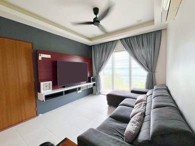 Lake View Balcony Townhouse 22x80 Renovated, Lake Residence Puchong
