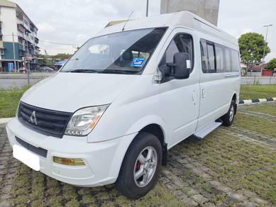 Maxus V80 (M) 2.5 Window Van 12 seat