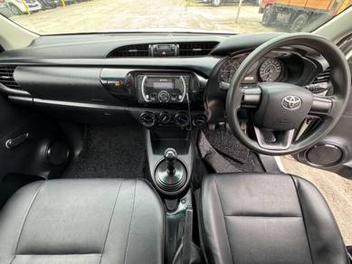 Toyota HILUX 2.4 SINGLE CAB 4X4 / CANTIK