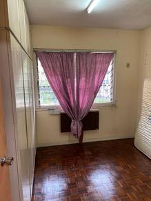 Seksyen 2 flat , 700sf , 3r2b , basic , block a1 ,  wangsa maju