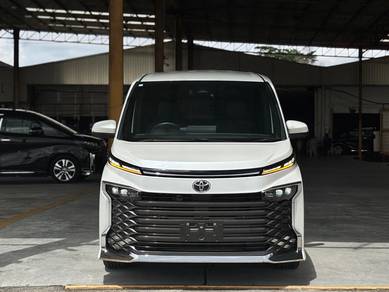 Toyota Voxy SZ 2.0 | Unreg | 8 Yrs Warranty